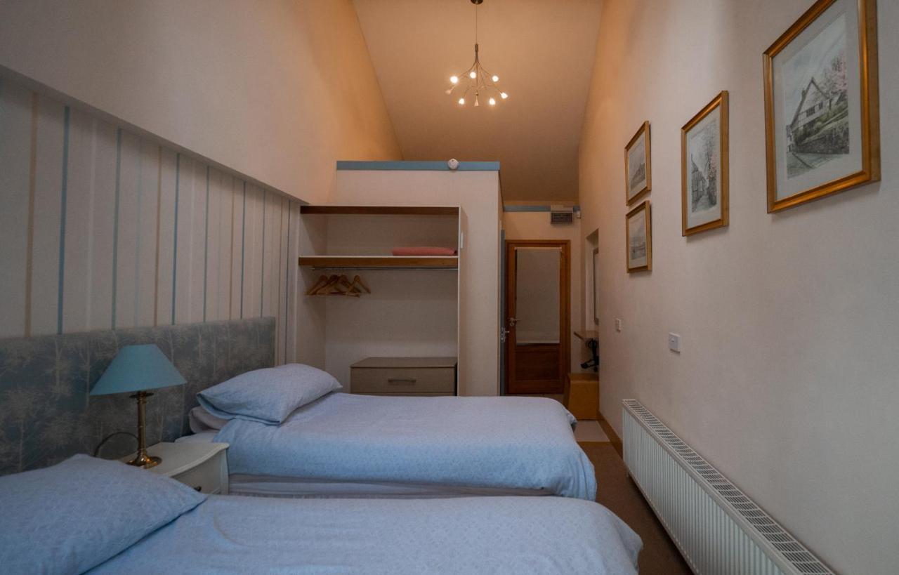 Surlingham Lodge Studio Large Family Cottage 노리치 외부 사진