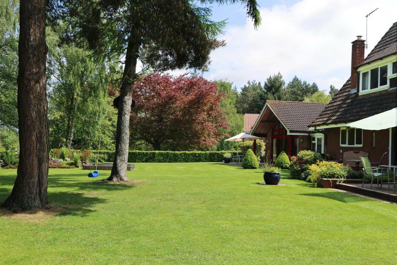 Surlingham Lodge Studio Large Family Cottage 노리치 외부 사진