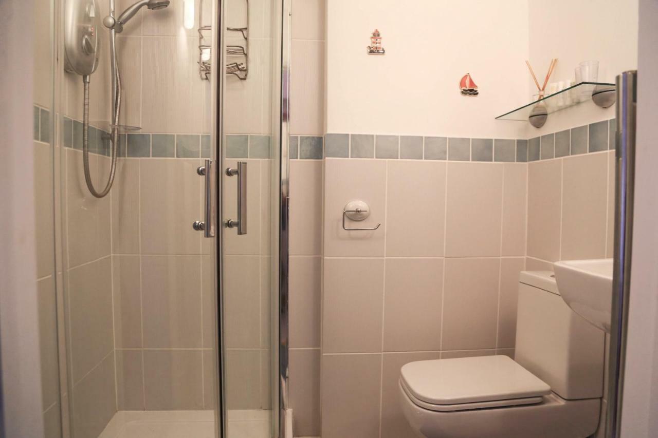 Surlingham Lodge Studio Large Family Cottage 노리치 외부 사진