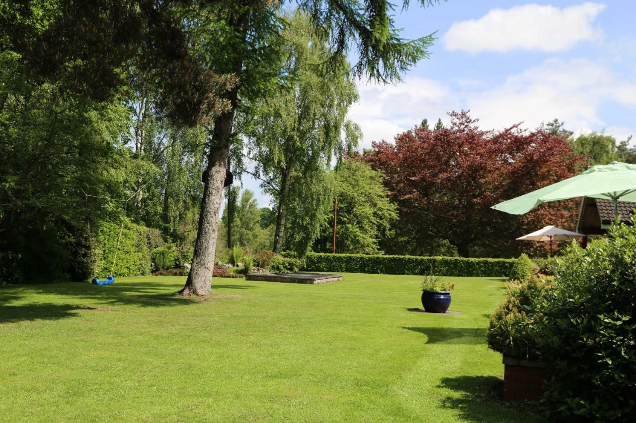 Surlingham Lodge Studio Large Family Cottage 노리치 외부 사진