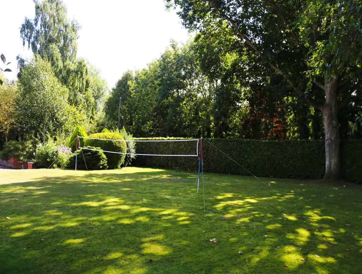 Surlingham Lodge Studio Large Family Cottage 노리치 외부 사진
